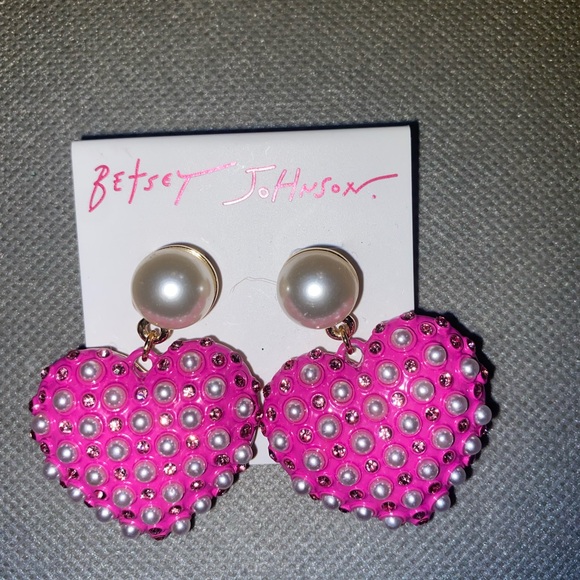 Betsey Johnson Jewelry - BNWT Betsey Johnson Faux Stone Cultivated Pearl Heart Drop Earrings